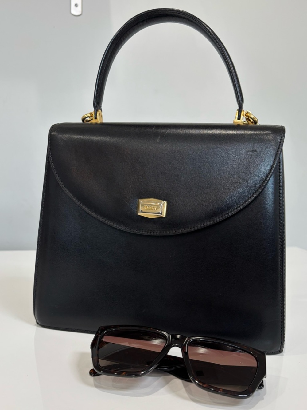 Bally Vintage Black Leather Top Handle Bag Gold Hardware Structured Crossbody - Picture 2 of 10